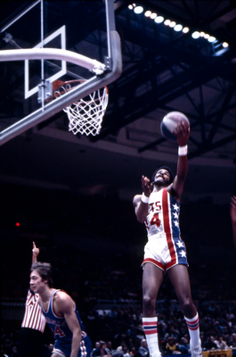 © Nets vs Knicks 1972